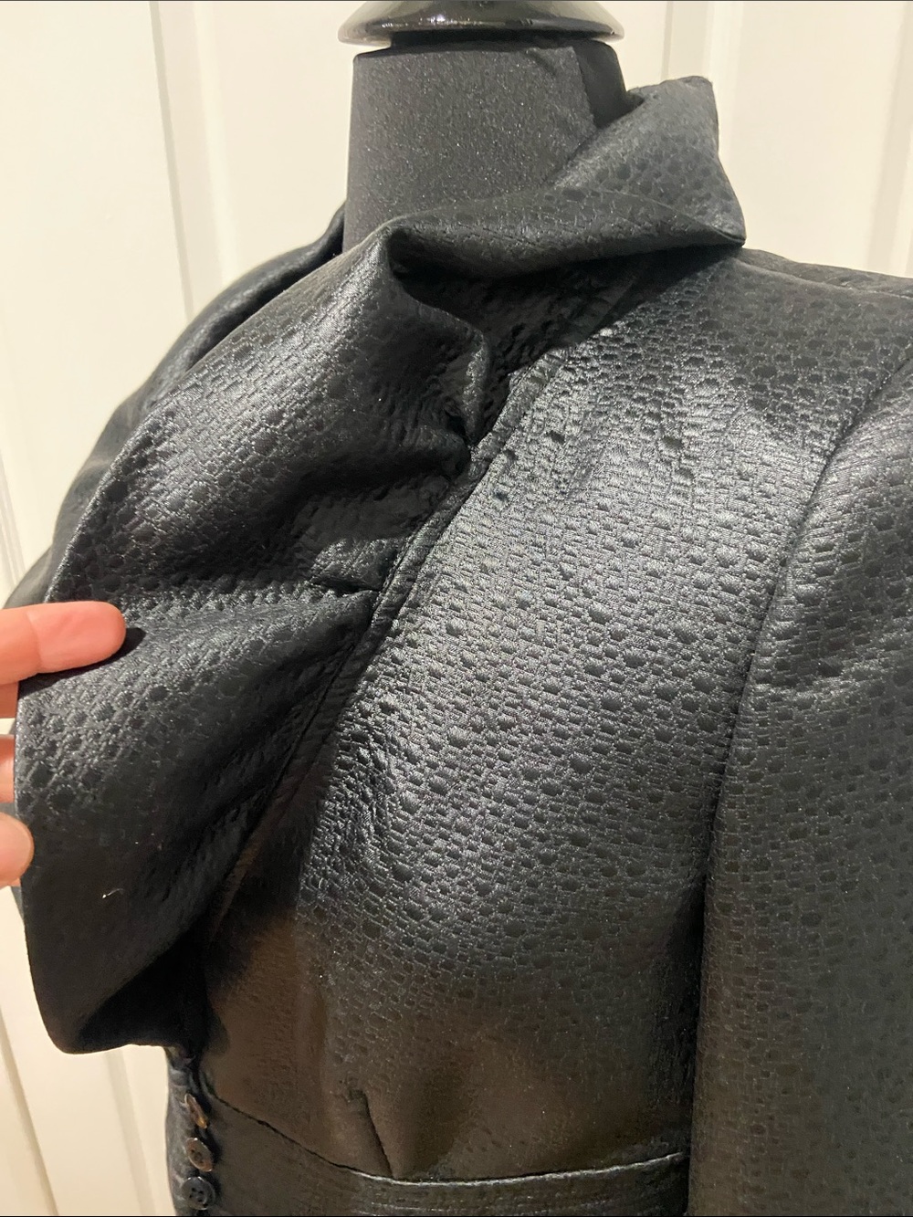 Armani Collezioni Black Women's Sculpted Collar Blazer - Picture 3 of 11